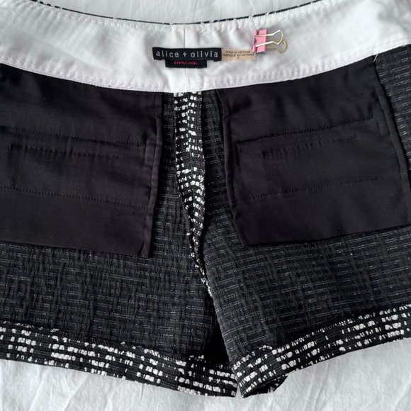 Alice + Olivia Printed Mini Shorts size ) - Picture 7 of 12